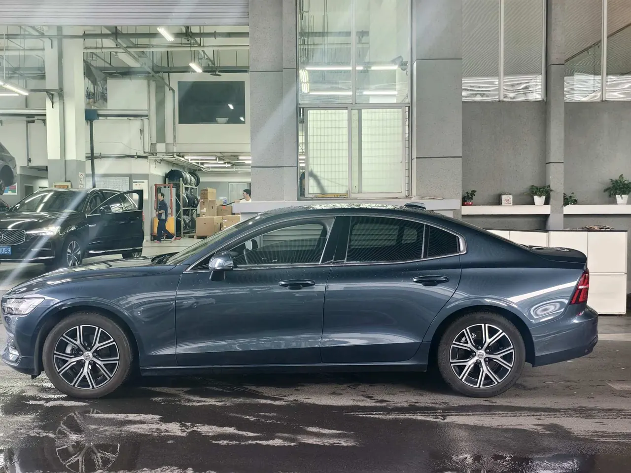 Volvo 2023 S60 48V 2.0T B4 Zhiyi Deluxe Edition Automatic Gear 6