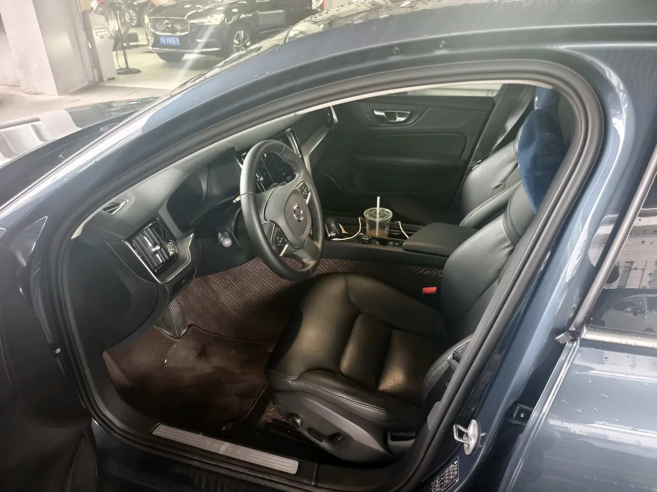 Volvo 2023 S60 48V 2.0T B4 Zhiyi Deluxe Edition Automatic Gear 7