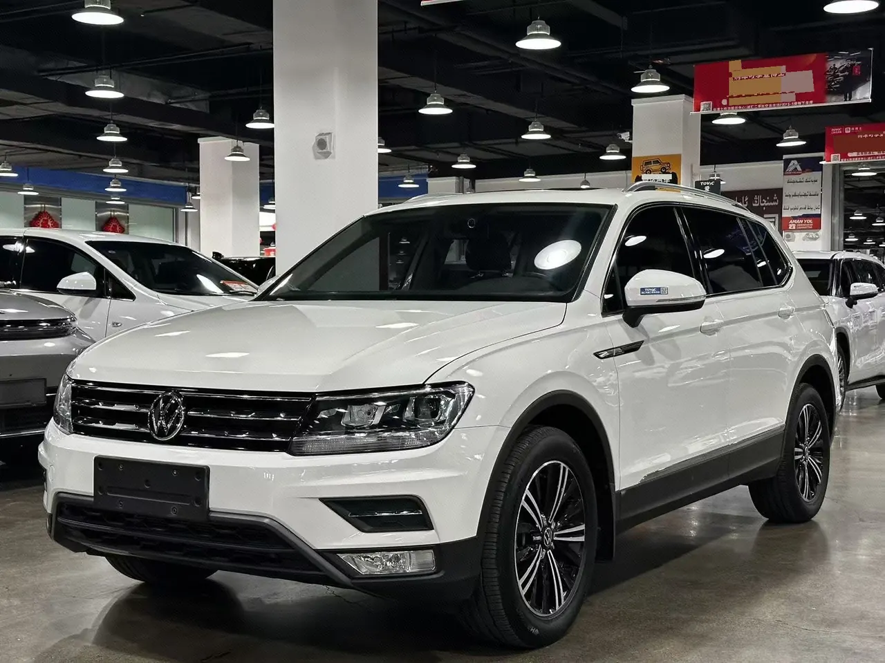 Open image lightbox: Volkswagen 2021 Tiguan L 2.0TSI 330TSI Two-Drive Smart Edition Automatic Gear