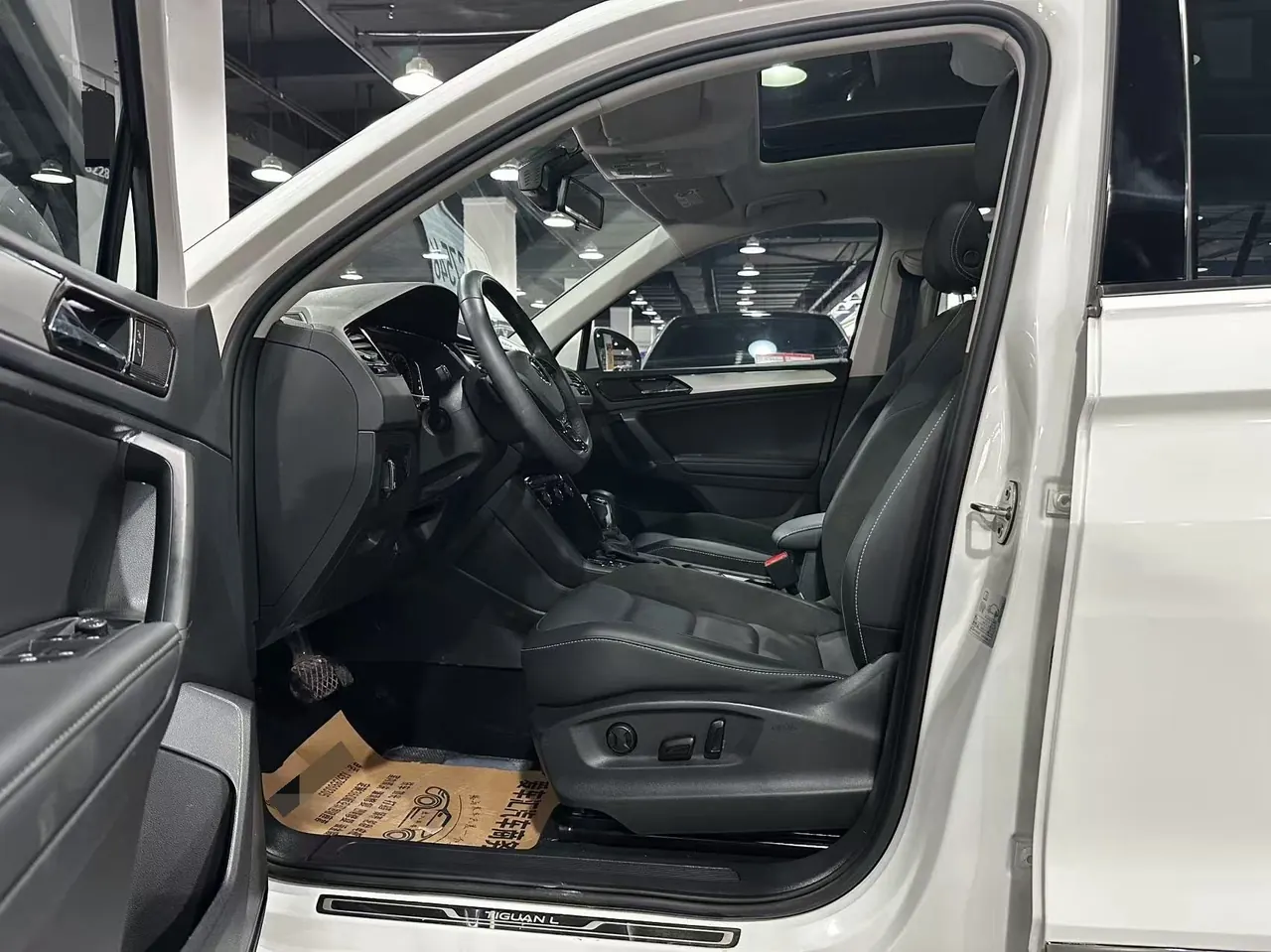 Volkswagen 2021 Tiguan L 2.0TSI 330TSI Two-Drive Smart Edition Automatic Gear 7