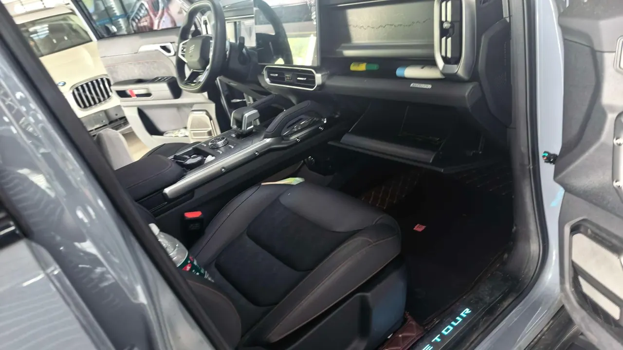Jetour 2023 Traveler 2.0T Four-Wheel-Drive Cross-Country PRO Automatic 5