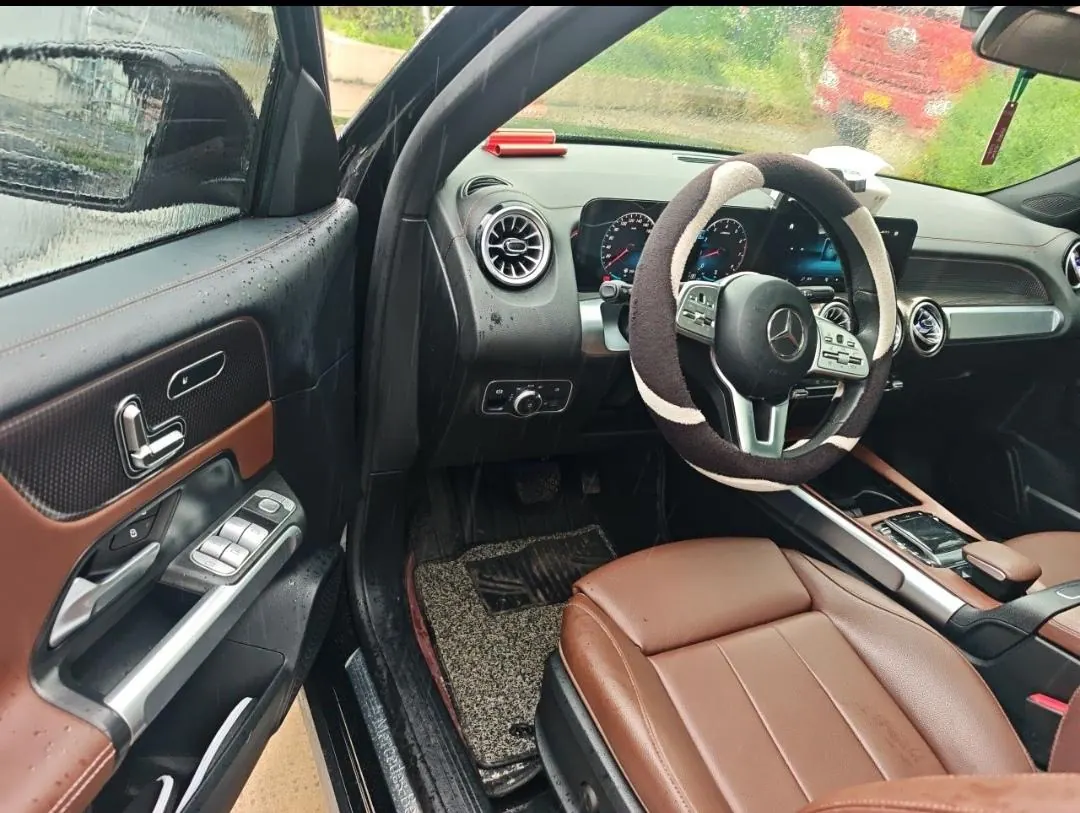 Mercedes Benz 2023 GLB 220 2.0T Fashion Automatic 2