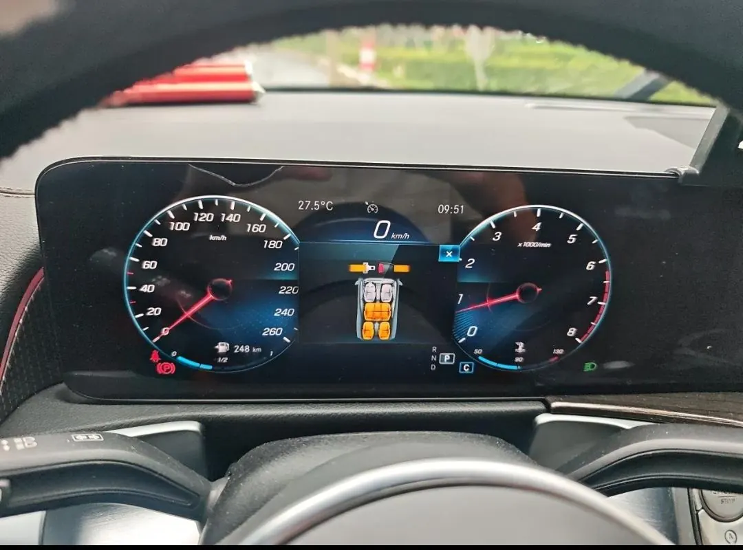 Mercedes Benz 2023 GLB 220 2.0T Fashion Automatic 5