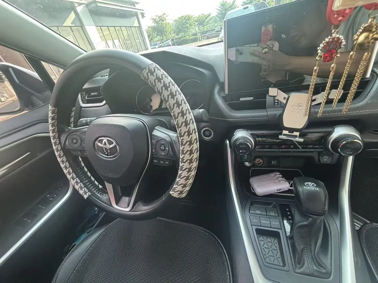 Toyota 2020 Willanda 2.0 Stepless Two-Drive Deluxe Automatic Gear 6