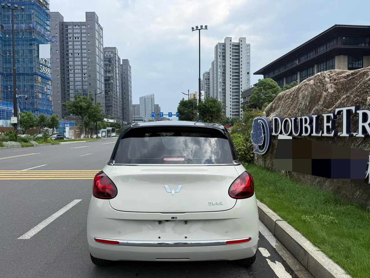 WuLing 2023 Plantronics 410km LingBox Exclusive Automatic Transmission 8