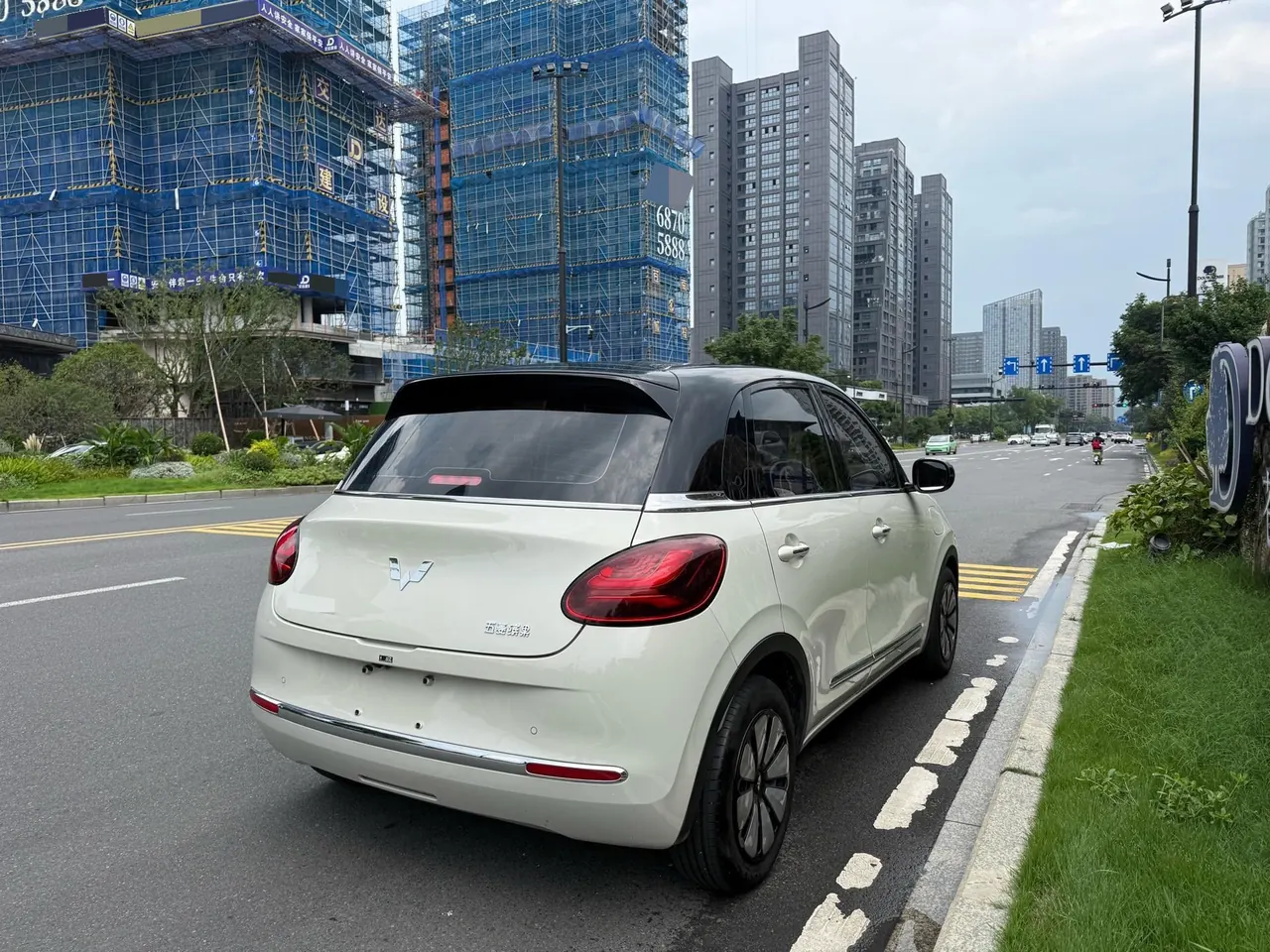 WuLing 2023 Plantronics 410km LingBox Exclusive Automatic Transmission 9