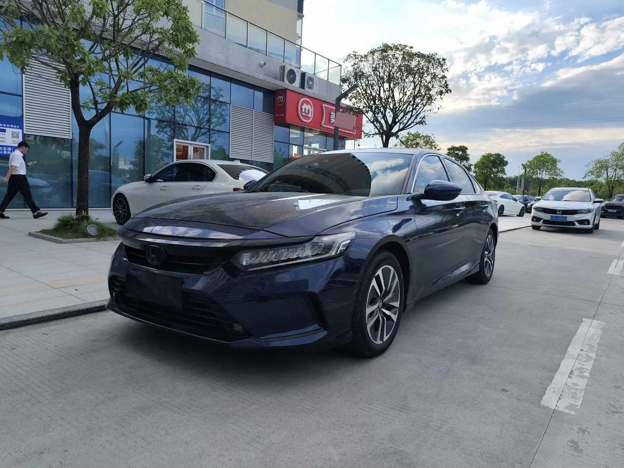 打开图片灯箱:Honda INSPIRE (Yingshi Pai) 2022 INSPIRE Hybrid 2.0 Stepless Sharp and Jingya Edition Automatic Gear