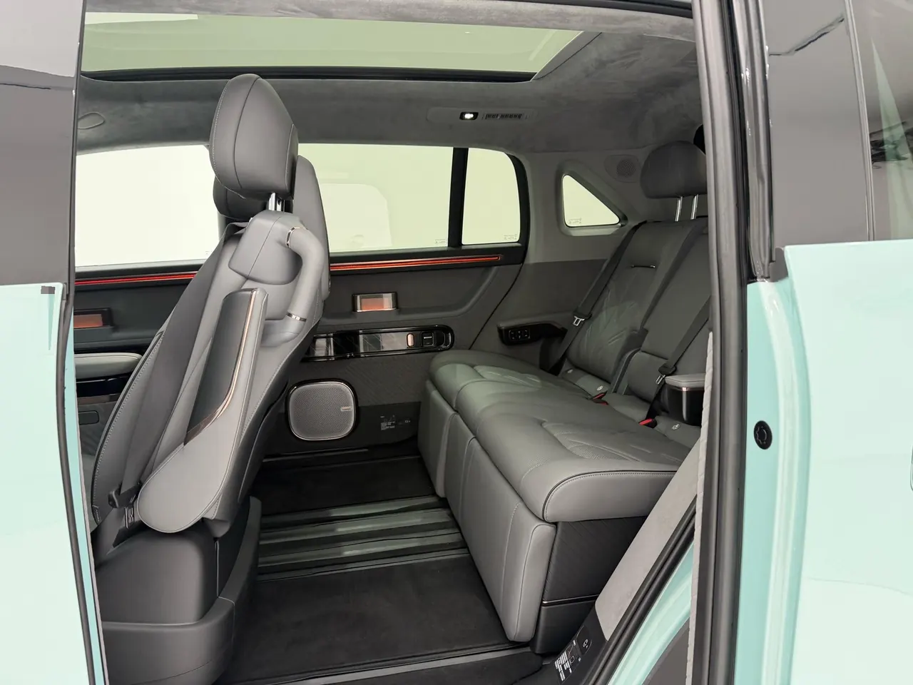 Zeekr 2025 Zeekr MIX Smart Driving Edition Automatic Transmission 8