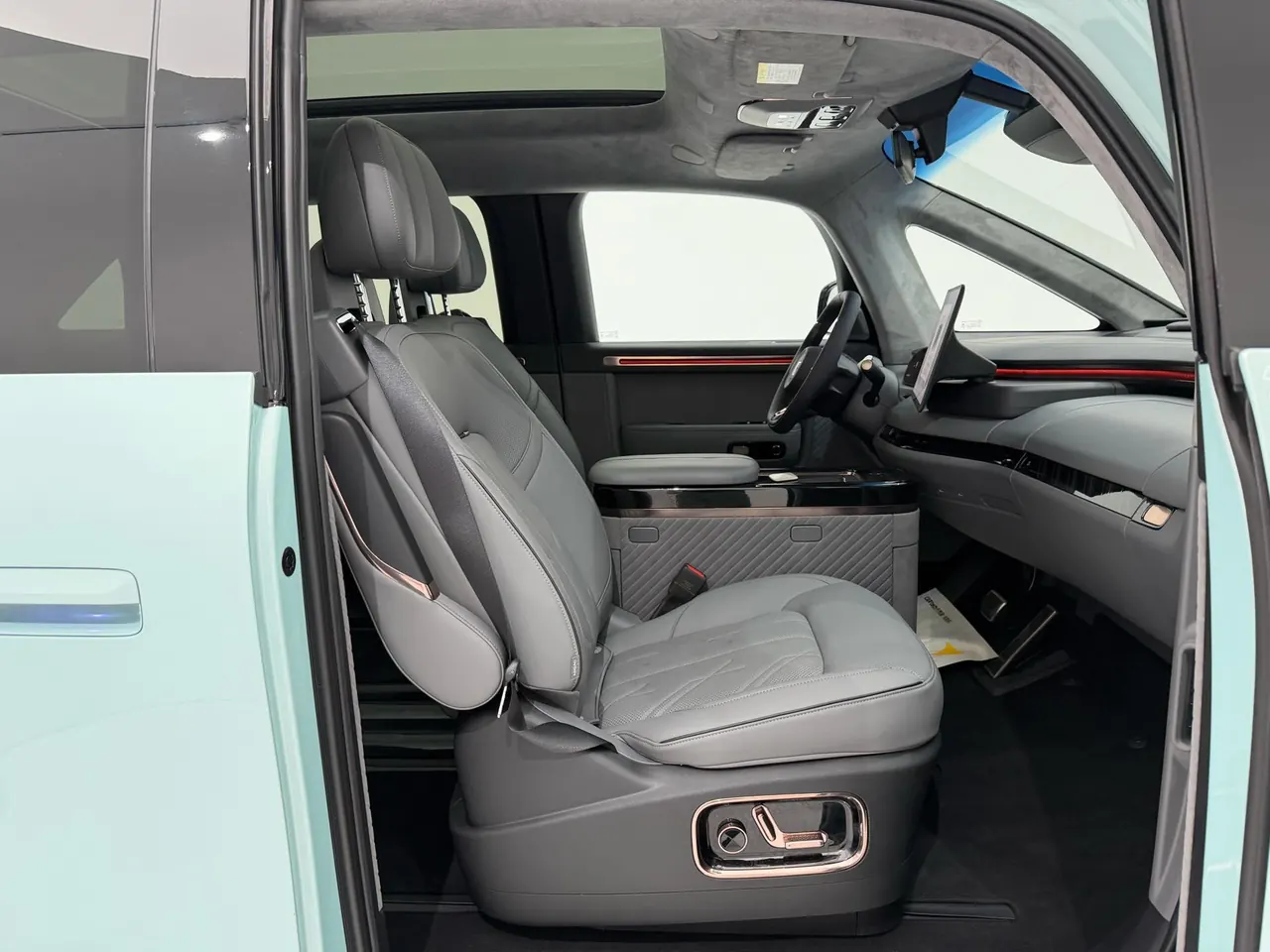 Zeekr 2025 Zeekr MIX Smart Driving Edition Automatic Transmission 9