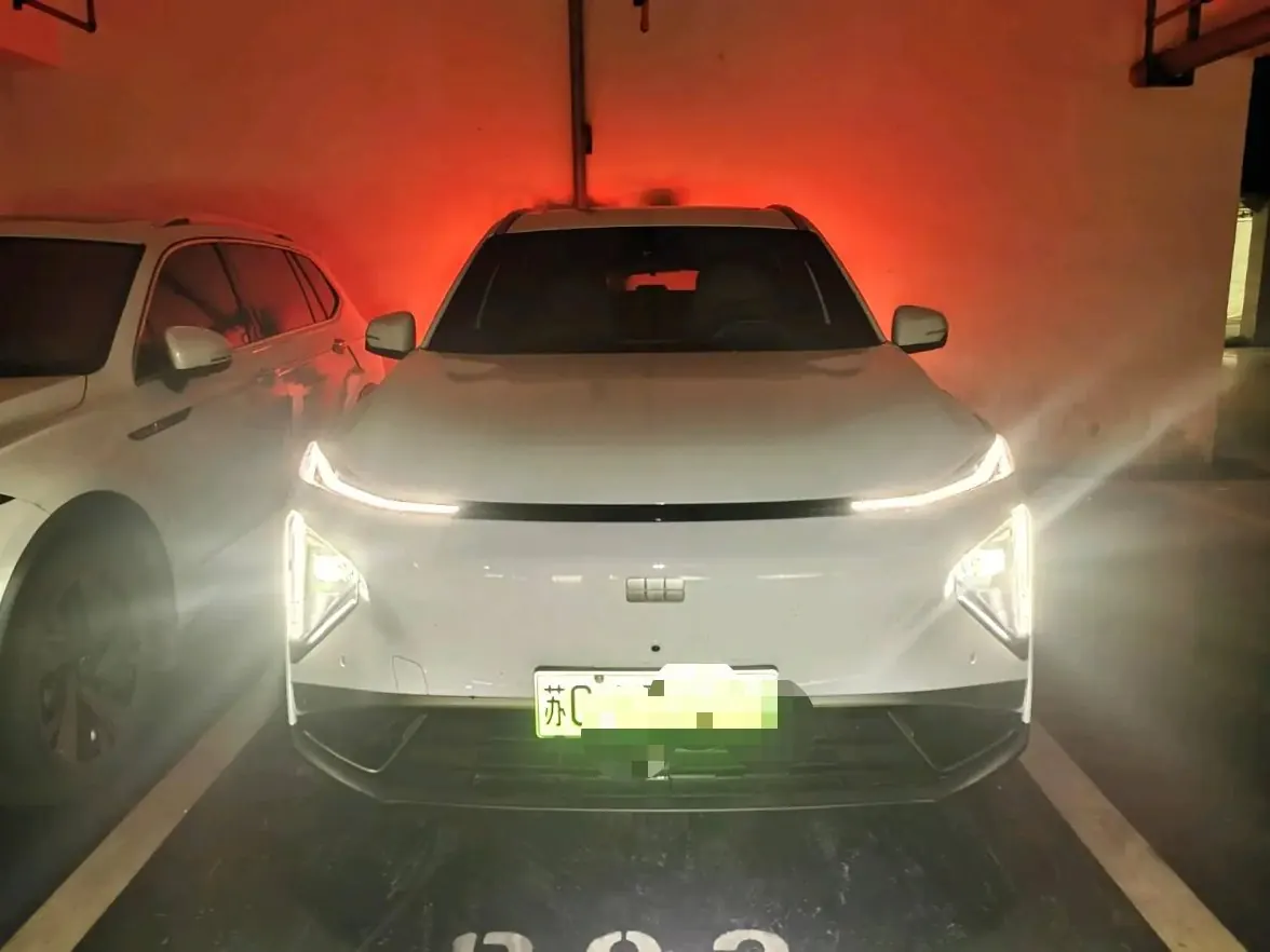 Geely Galaxy 2025 L7 EM-i 1.5 115km Discovery Edition Automatic Gear 2