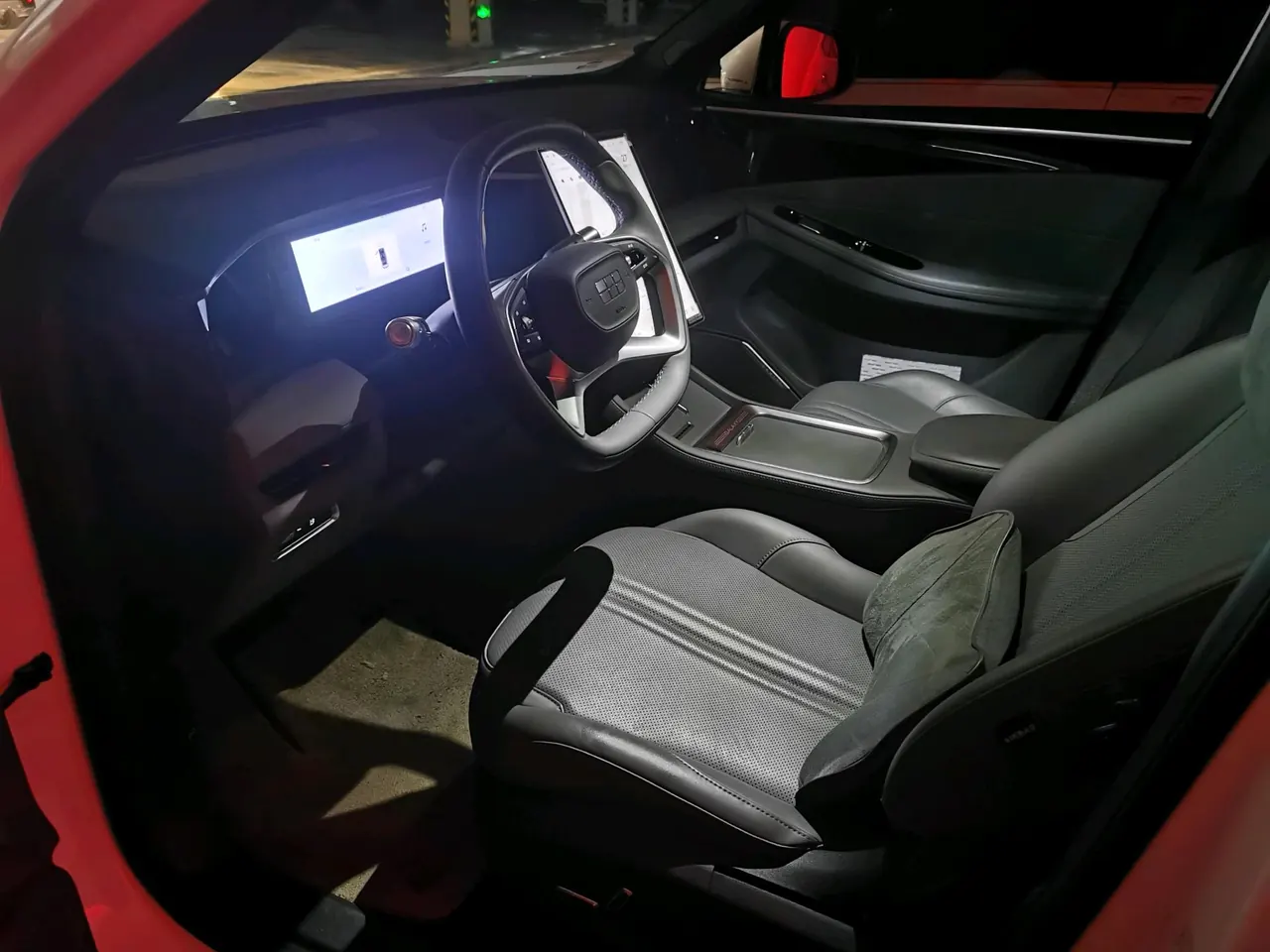 Geely Galaxy 2025 L7 EM-i 1.5 115km Discovery Edition Automatic Gear 7