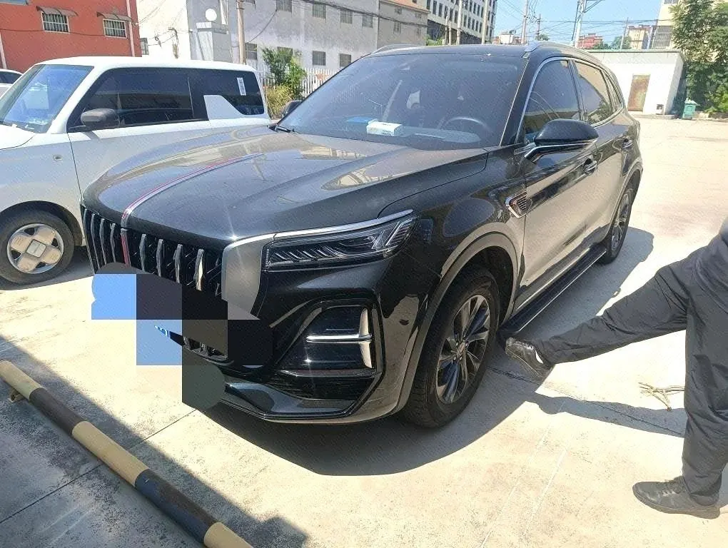 打开图片灯箱:HongQi 2025 HS5 2.0T Two-Drive Flag Collar Pro Edition Automatic Gear