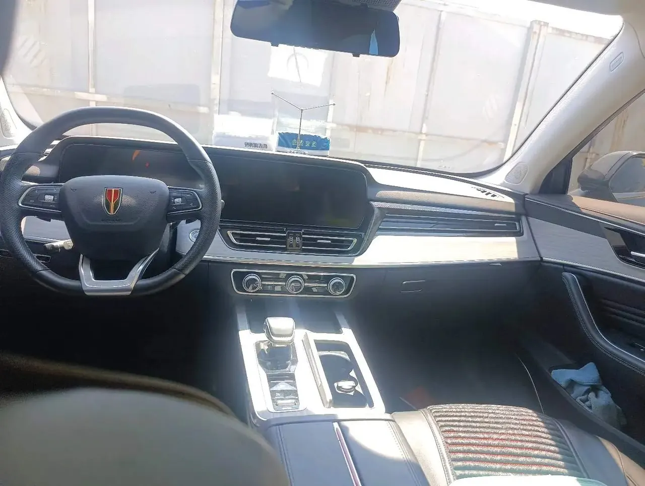 HongQi 2025 HS5 2.0T Two-Drive Flag Collar Pro Edition Automatic Gear 4