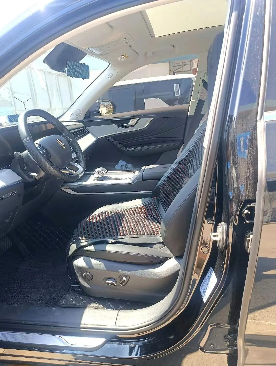 HongQi 2025 HS5 2.0T Two-Drive Flag Collar Pro Edition Automatic Gear 5