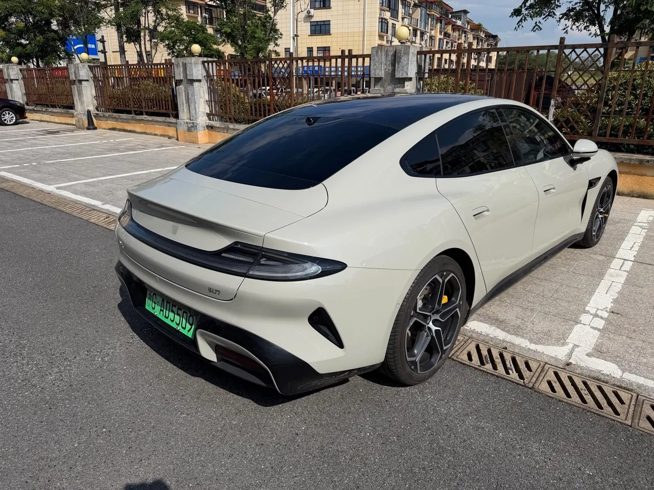 MI 2024 SU 7 700km Rear Drive Long Endurance Smart Driving Edition Automatic Gear 3