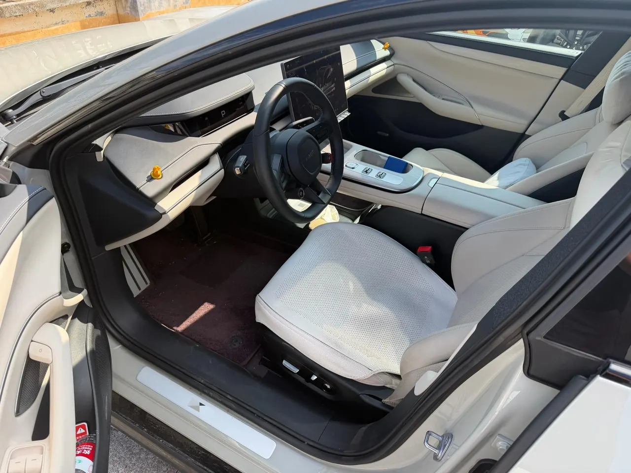 MI 2024 SU 7 700km Rear Drive Long Endurance Smart Driving Edition Automatic Gear 6