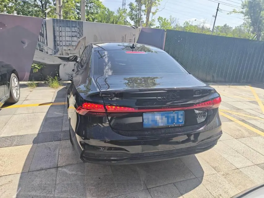 Audi 2024 A7L 2.0TFSI 45TFSI Quattro S-line Black Samurai Edition Automatic Gear 5