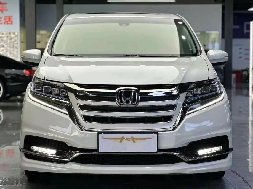 Honda 2020 UR-V 2.0T 370TURBO two-drive elegant version of automatic gear 2
