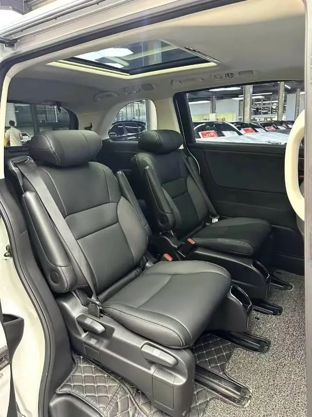 Honda 2020 UR-V 2.0T 370TURBO two-drive elegant version of automatic gear 6