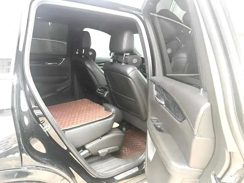 Cadillac 2021 XT6 2.0T 28T 6-seat four-wheel drive luxury automatic gear 3