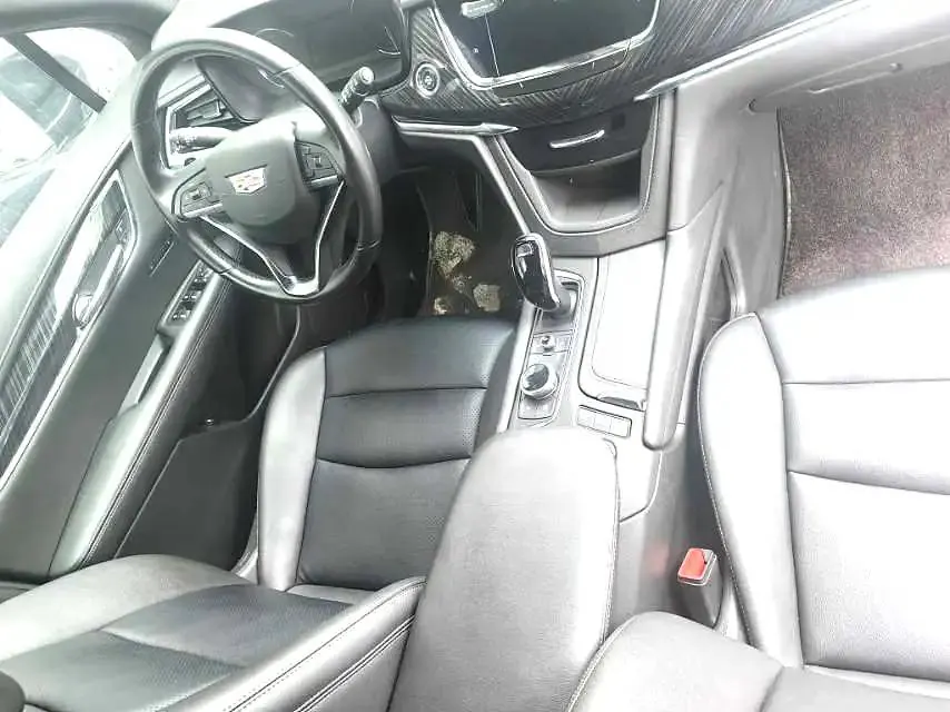 Cadillac 2021 XT6 2.0T 28T 6-seat four-wheel drive luxury automatic gear 4
