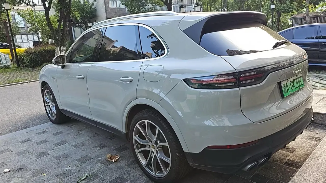 Porsche Cayenne New Energy (Imported) 2023 Cayenne Oil and Electric Hybrid 2.0T Automatic Gear 4