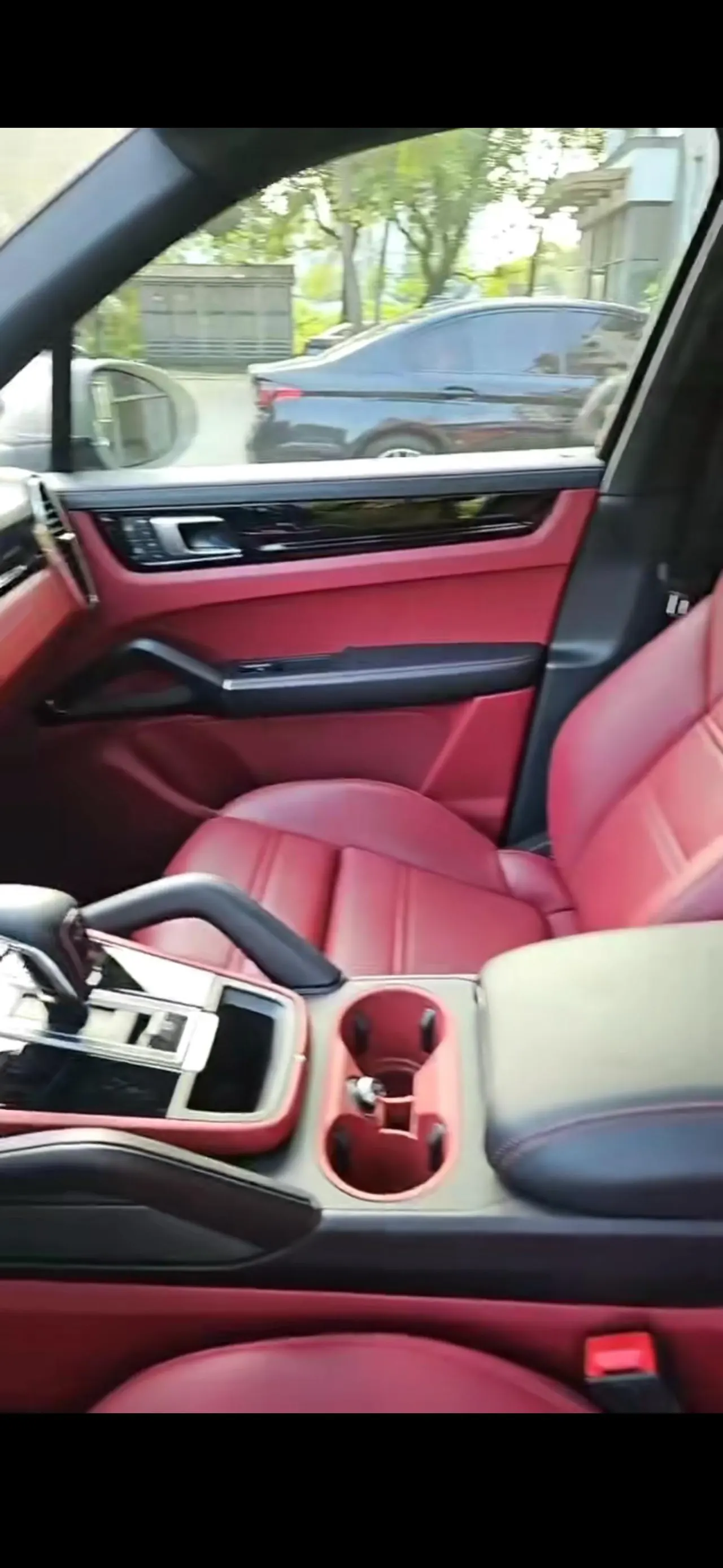 Porsche Cayenne New Energy (Imported) 2023 Cayenne Oil and Electric Hybrid 2.0T Automatic Gear 5