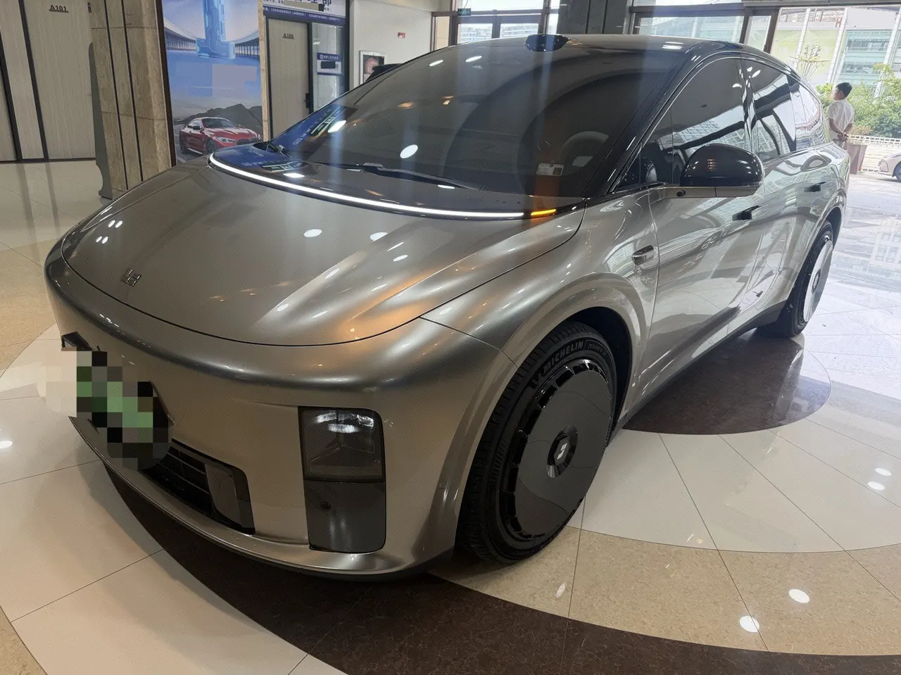 Open image lightbox: Li 2025 i6 four-wheel drive basic automatic transmission