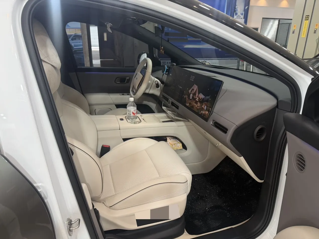 Li 2025 i6 four-wheel drive basic automatic transmission 7