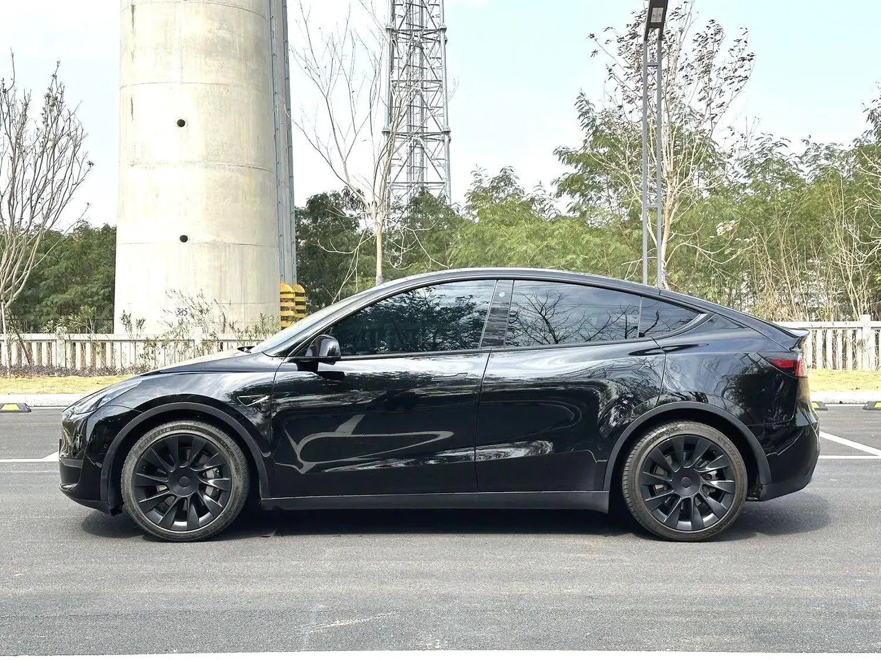 Tesla 2021 Model Y Standard Endurance Rear Drive Automatic Gear 13