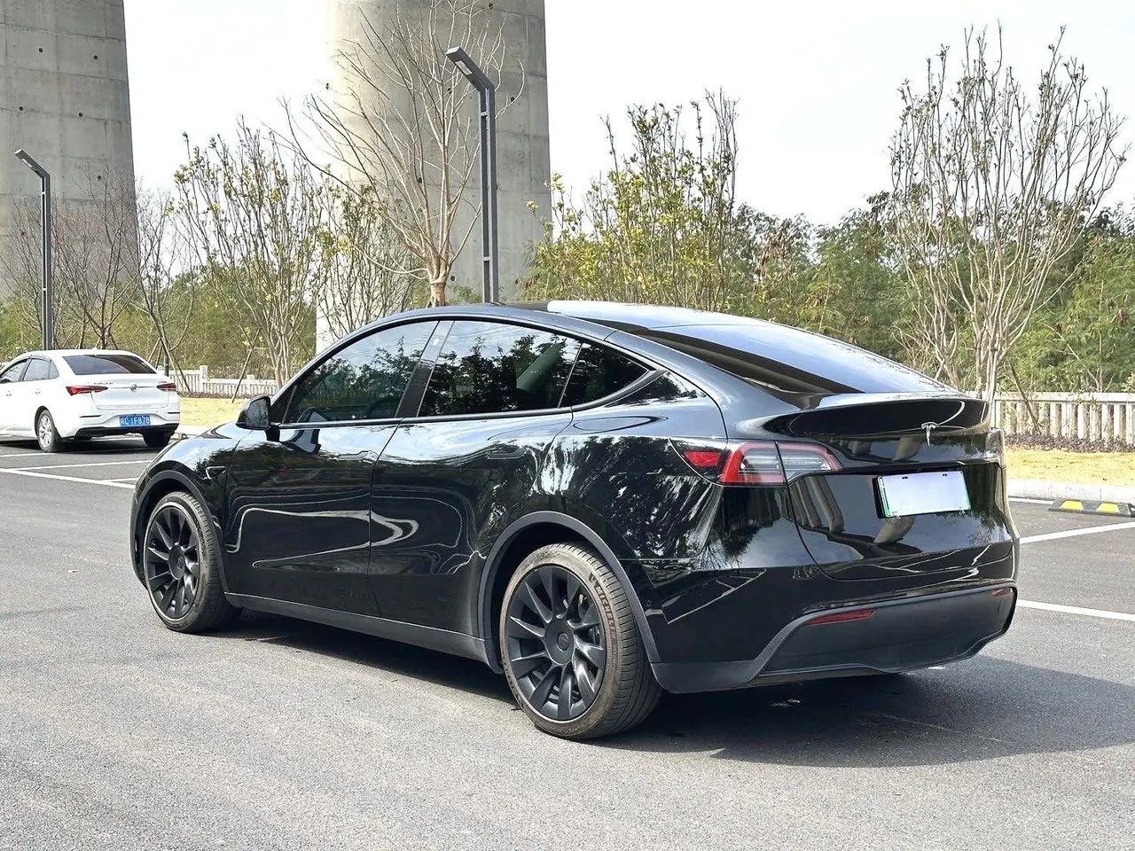 Tesla 2021 Model Y Standard Endurance Rear Drive Automatic Gear 4