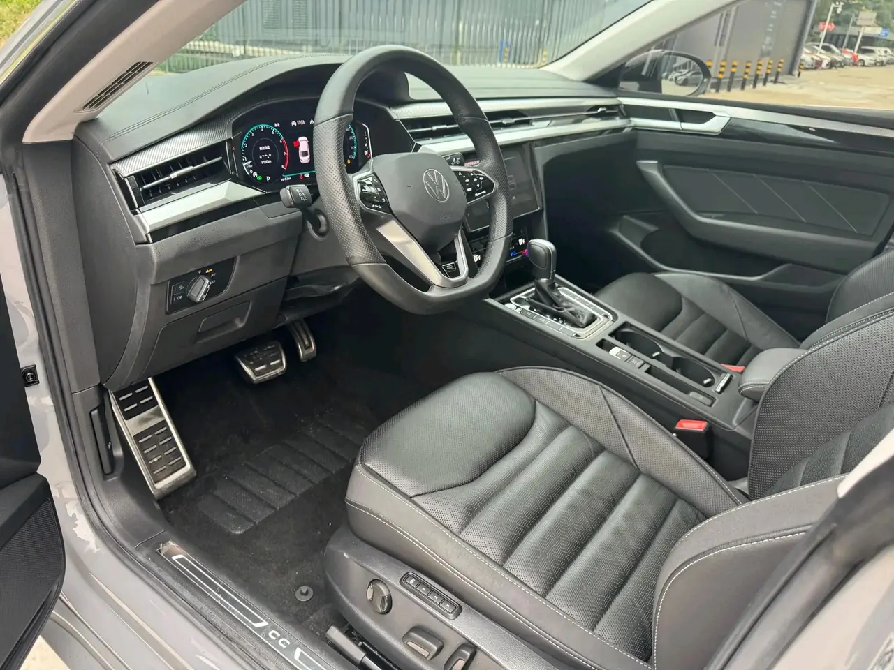 Volkswagen 2021 CC 2.0TSI 380TSI eye-catching automatic gear 2