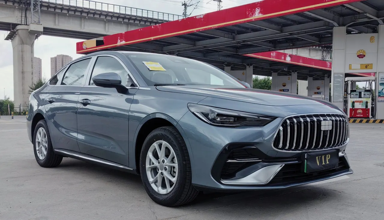 Geely Galaxy 2025 xingyao 6 EM-i 1.5 125km sailing version automatic gear 3