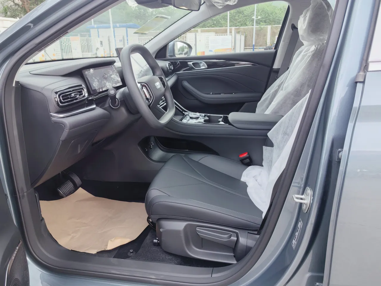 Geely Galaxy 2025 xingyao 6 EM-i 1.5 125km sailing version automatic gear 4