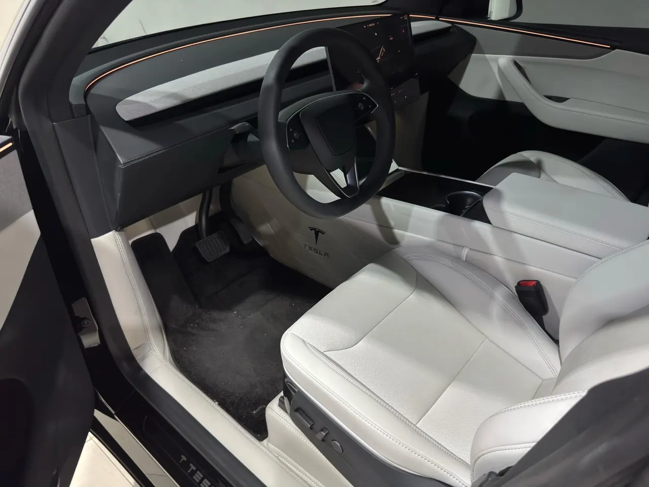 Tesla 2026 Model Y long endurance rear wheel drive version (modified) automatic gear 2