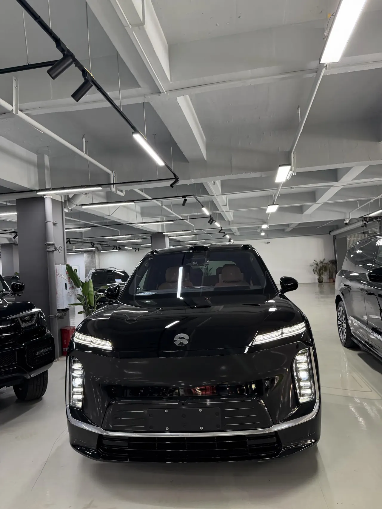 NIO 2026 ES 9 102kWh Executive Island Deluxe Automatic Gear 2