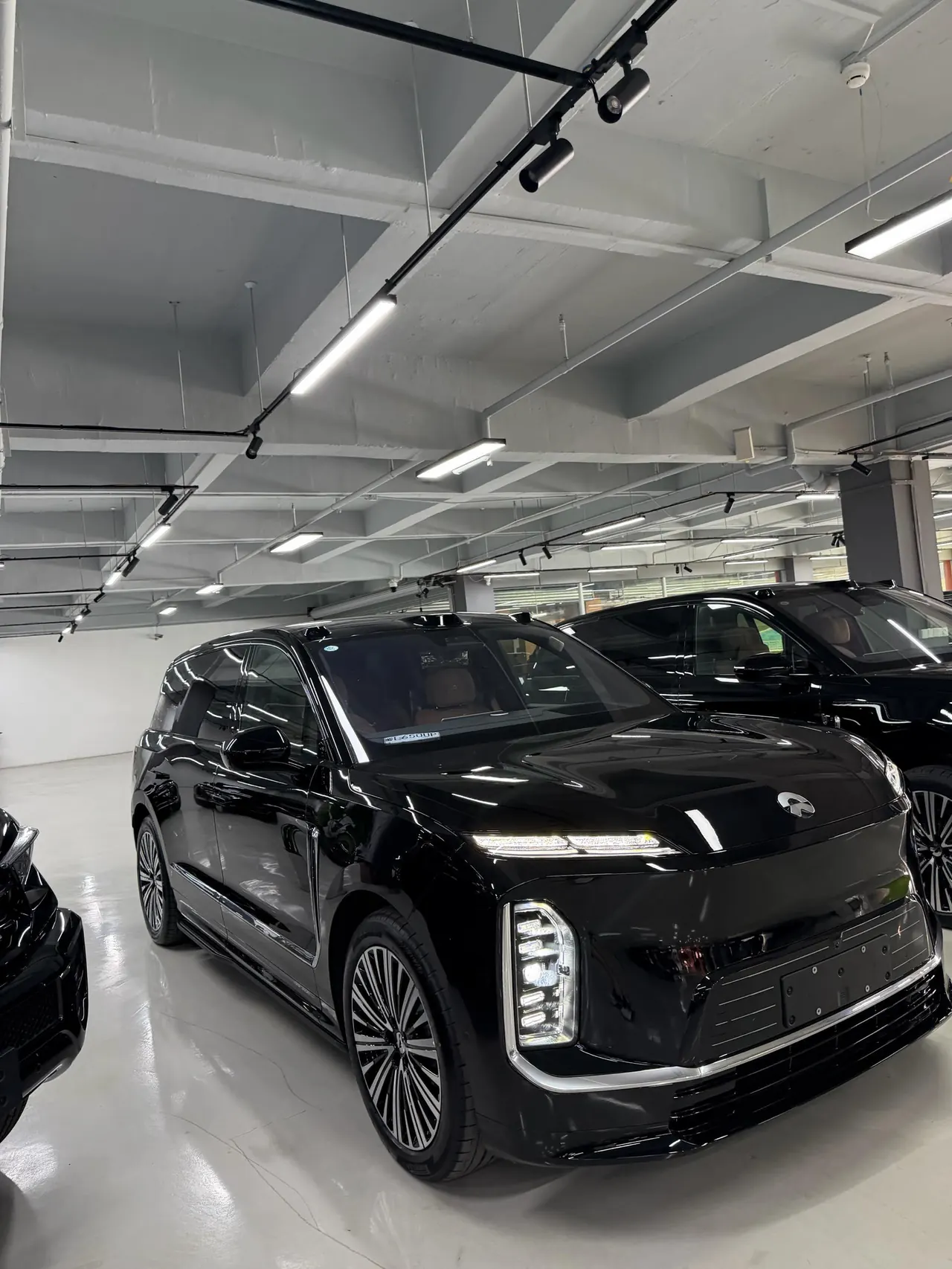 NIO 2026 ES 9 102kWh Executive Island Deluxe Automatic Gear 3