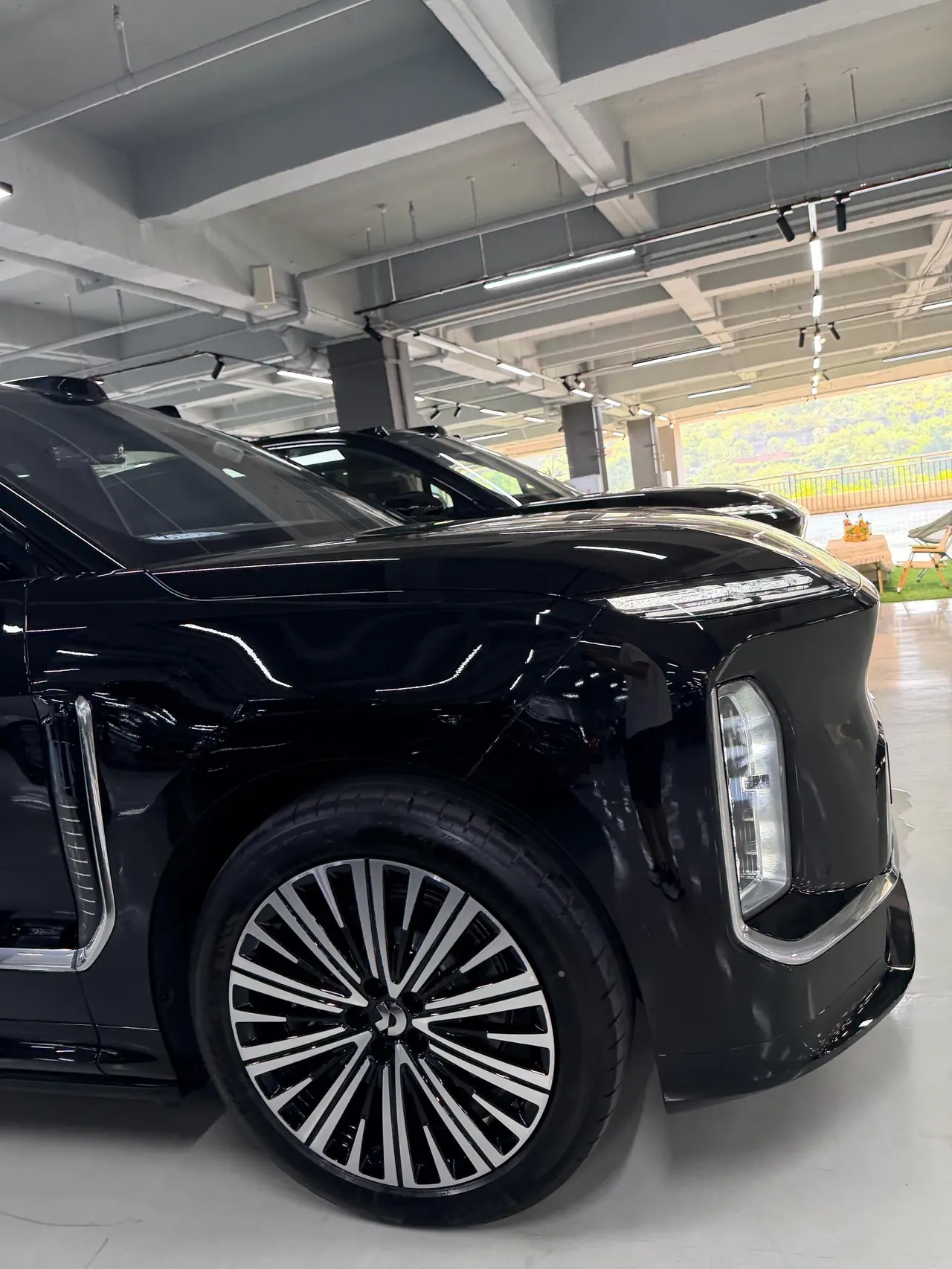 NIO 2026 ES 9 102kWh Executive Island Deluxe Automatic Gear 4
