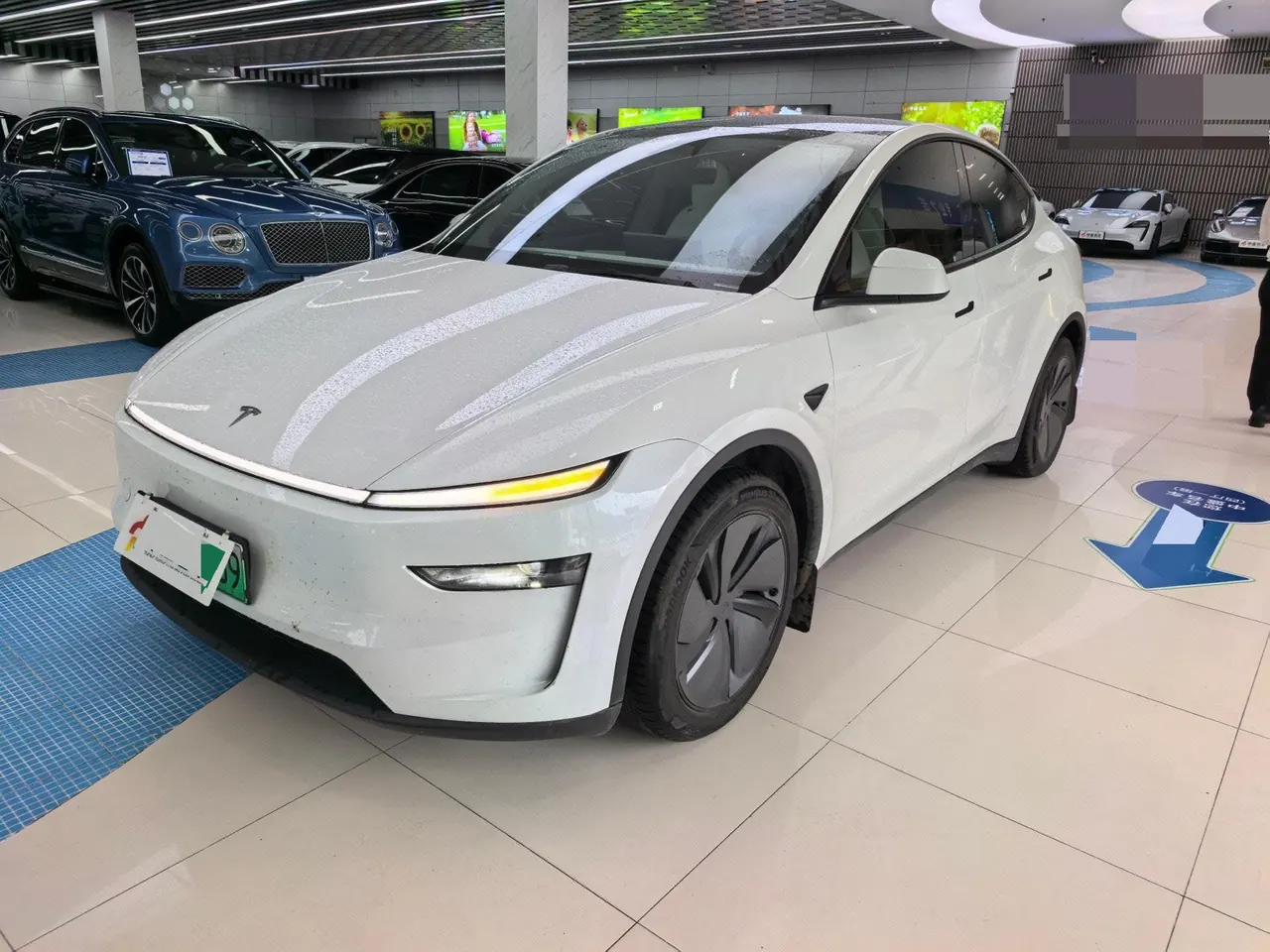 Open image lightbox: Tesla 2025 Model Y long endurance all-wheel drive version (modified) automatic gear
