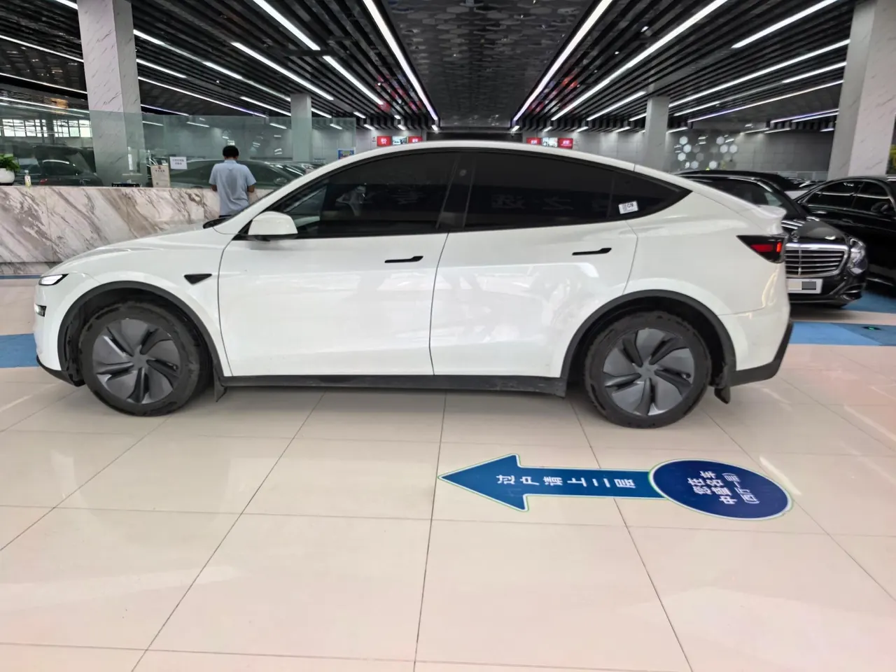 Tesla 2025 Model Y long endurance all-wheel drive version (modified) automatic gear 2