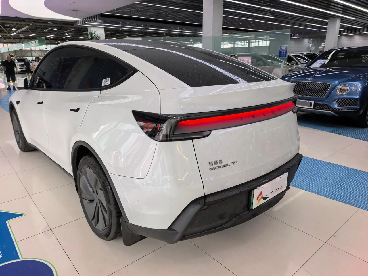 Tesla 2025 Model Y long endurance all-wheel drive version (modified) automatic gear 7