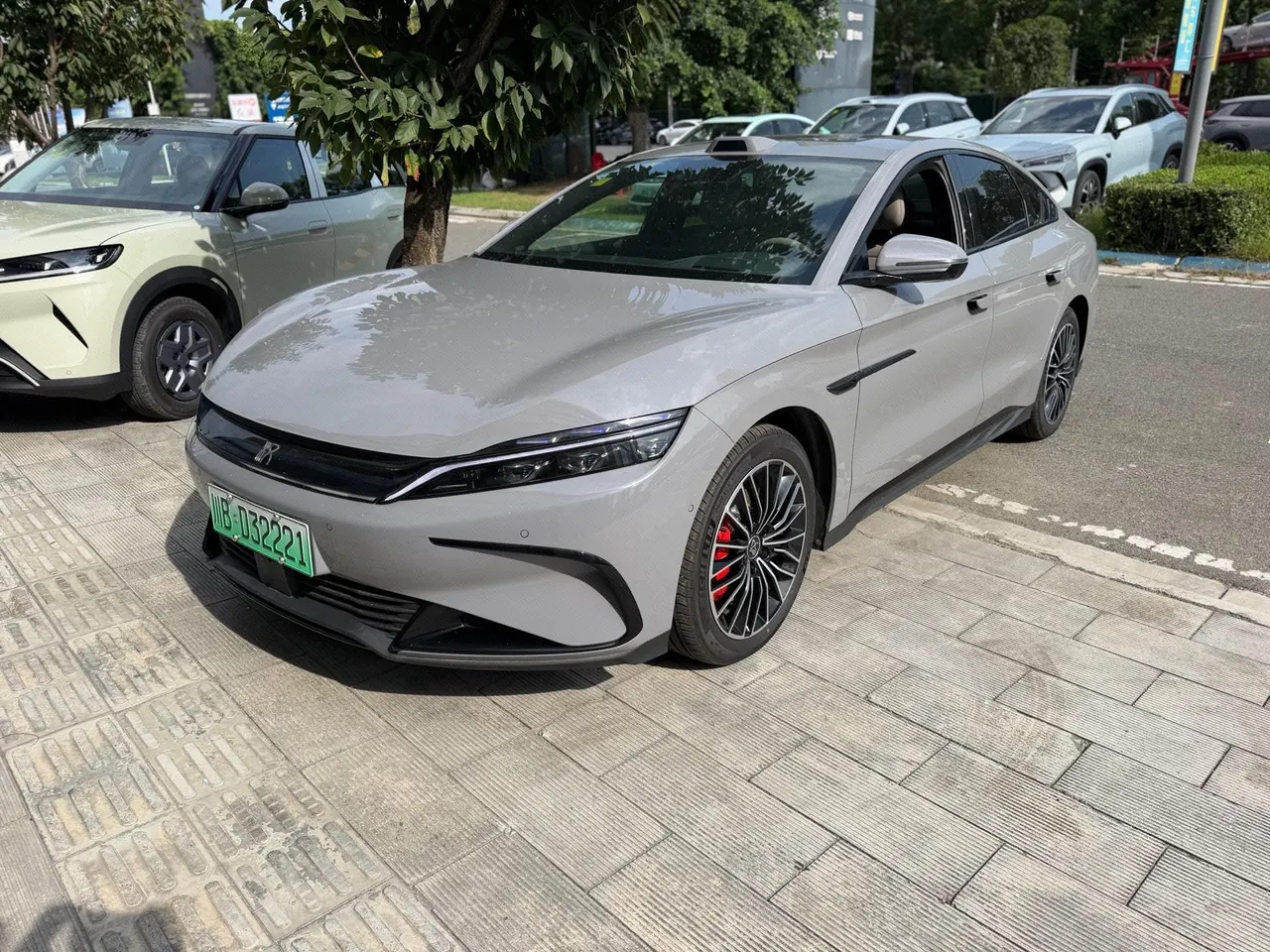 Open image lightbox: BYD 2025 Han EV Smart Driving 701KM Laser Radar Flagship Automatic Gear