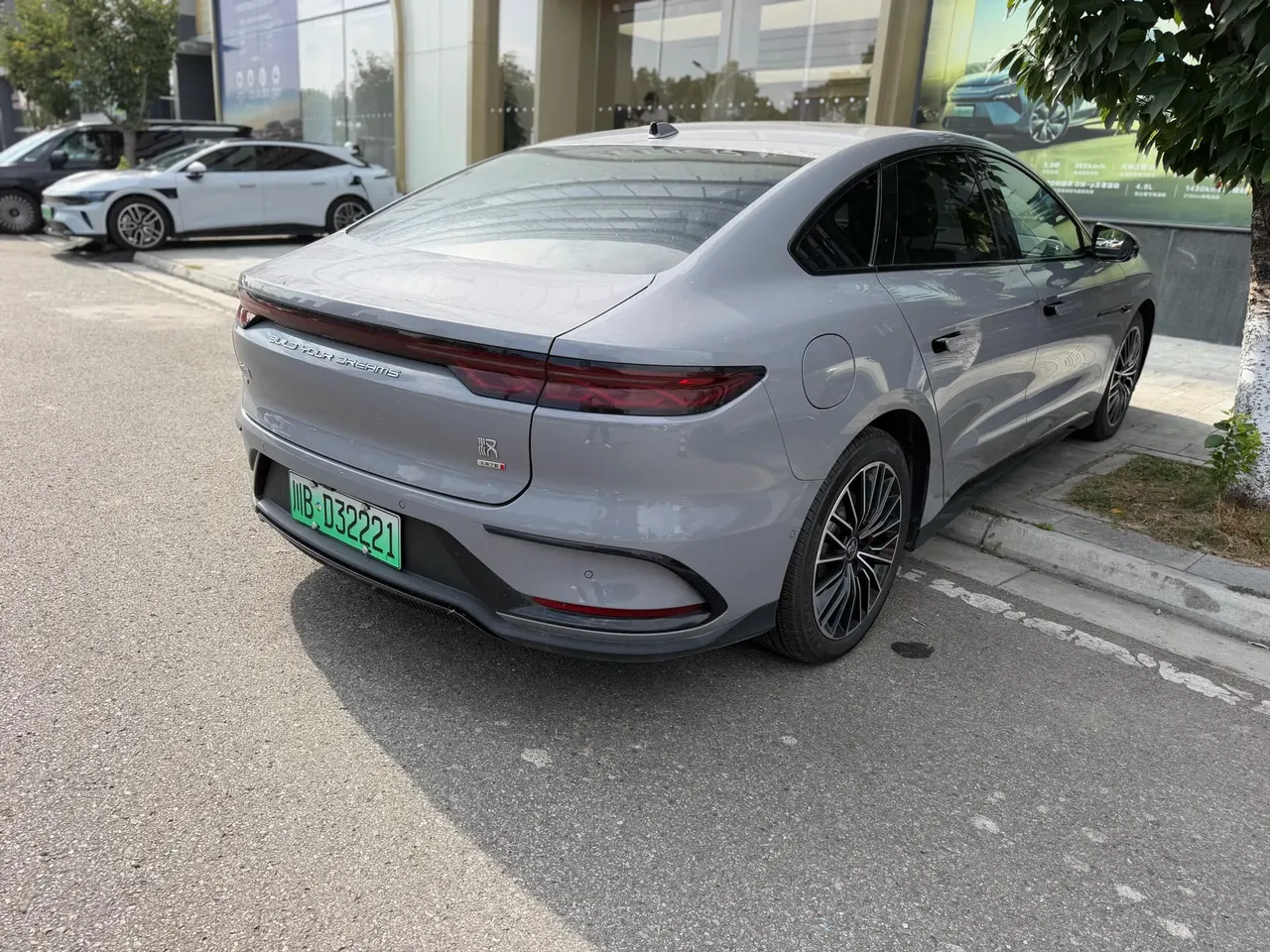 BYD 2025 Han EV Smart Driving 701KM Laser Radar Flagship Automatic Gear 4