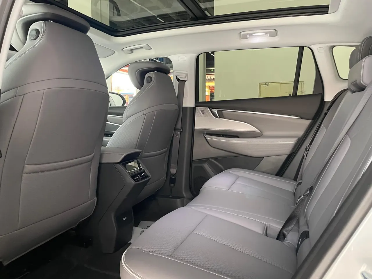 Buick 2025 E 5 620KM Premium Edition Automatic Gear 6
