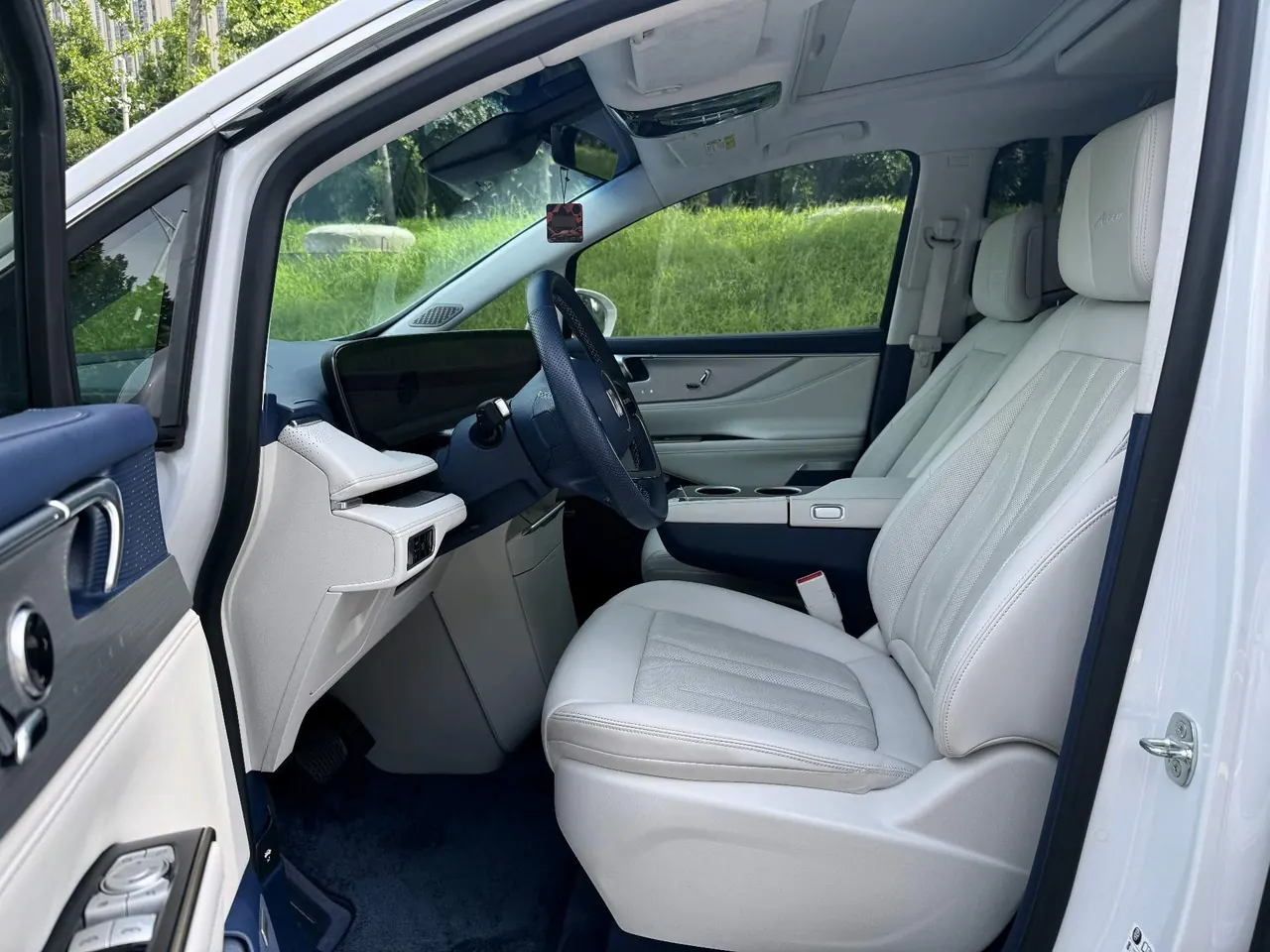 Buick 2024 GL8 Lu Zun PHEV 1.5T Luxury Edition 7-seat Automatic Gear 4