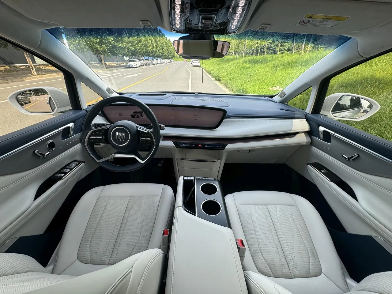 Buick 2024 GL8 Lu Zun PHEV 1.5T Luxury Edition 7-seat Automatic Gear 6