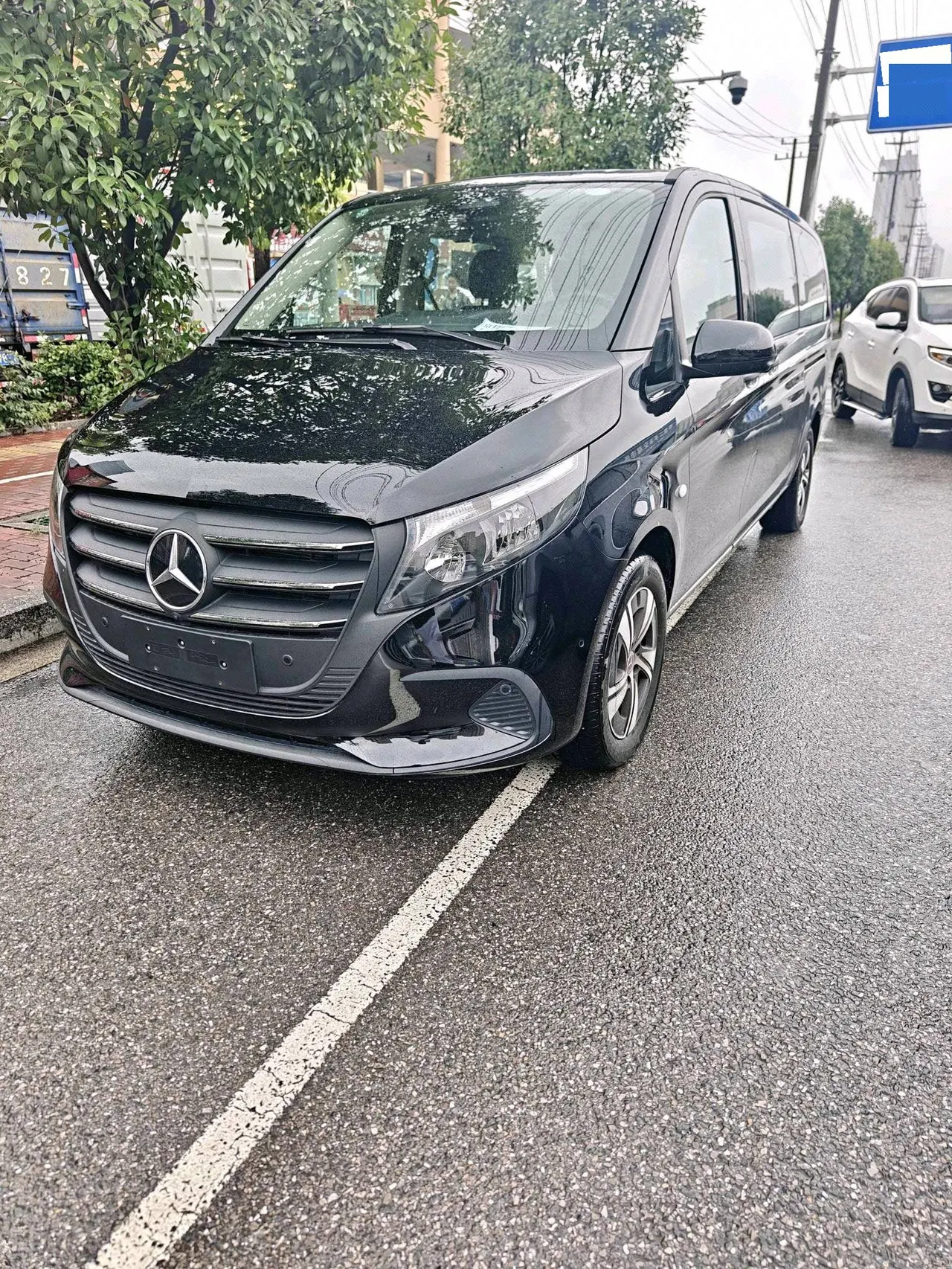 Open image lightbox: Mercedes Benz 2024 Vito 2.0T Business Edition 7-seat Automatic Gear