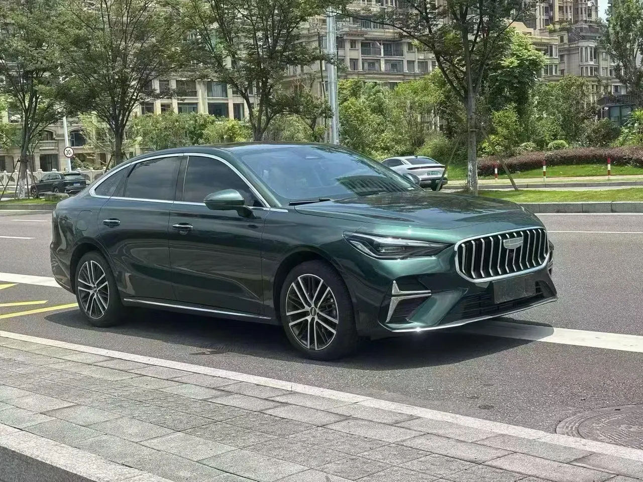 Geely 2026 Emgrand – Sedan 1.5T Flagship Automatic 3