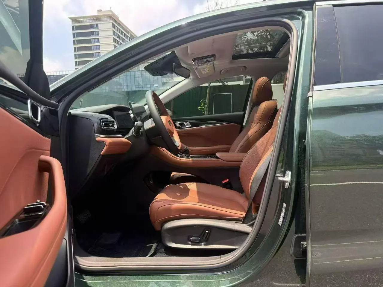 Geely 2026 Emgrand – Sedan 1.5T Flagship Automatic 4