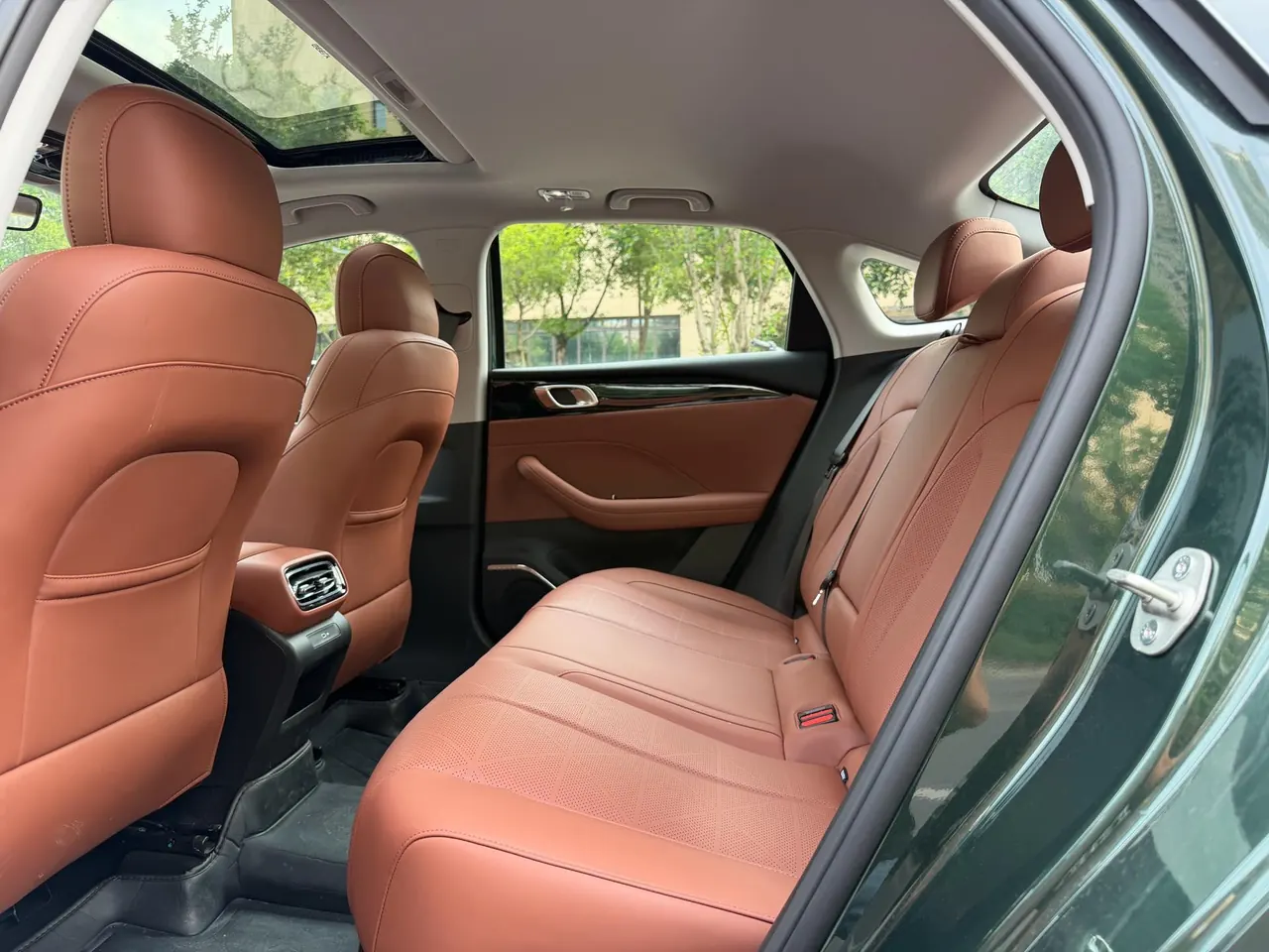 Geely 2026 Emgrand – Sedan 1.5T Flagship Automatic 6